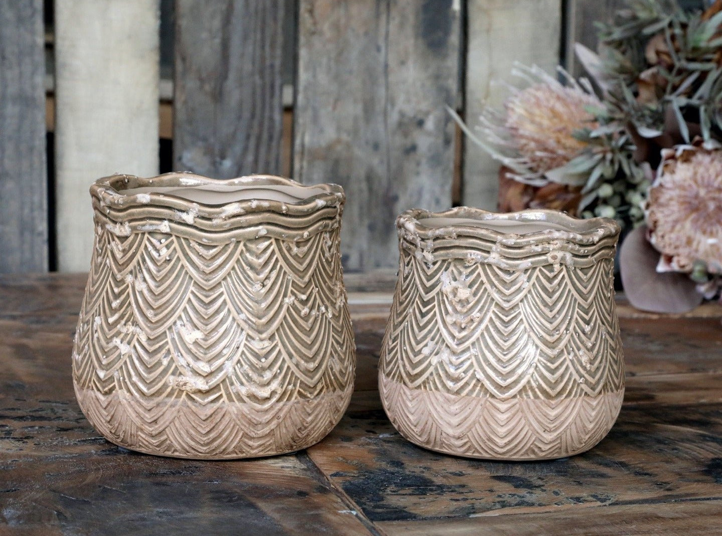 Valence Rounded Flowerpot Fan Pattern, Small